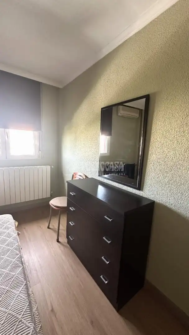 Bedroom of Flat for rent in Granada  with Heating and Balcony
