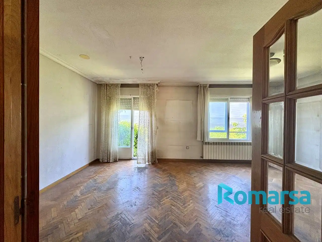 Living room of Detached homes for sale in Ávila  with Heating, Private garden and Parquet flooring