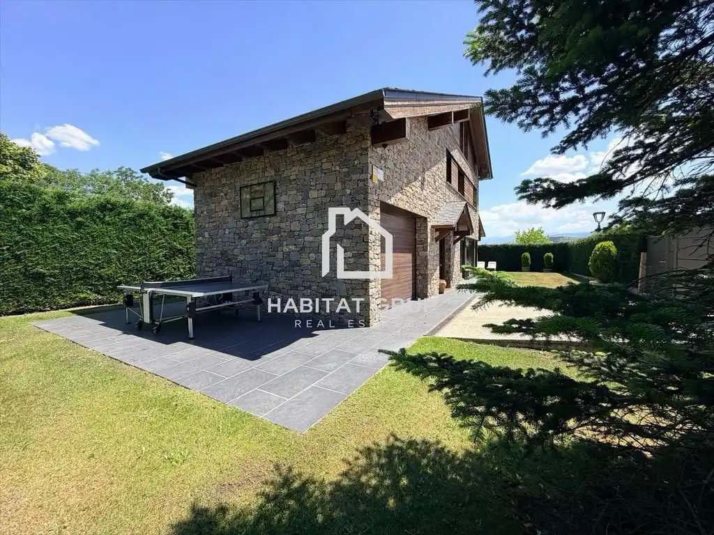 Exterior view of Houses for rent in Bellver de Cerdanya  with Air Conditioner, Heating and Private garden