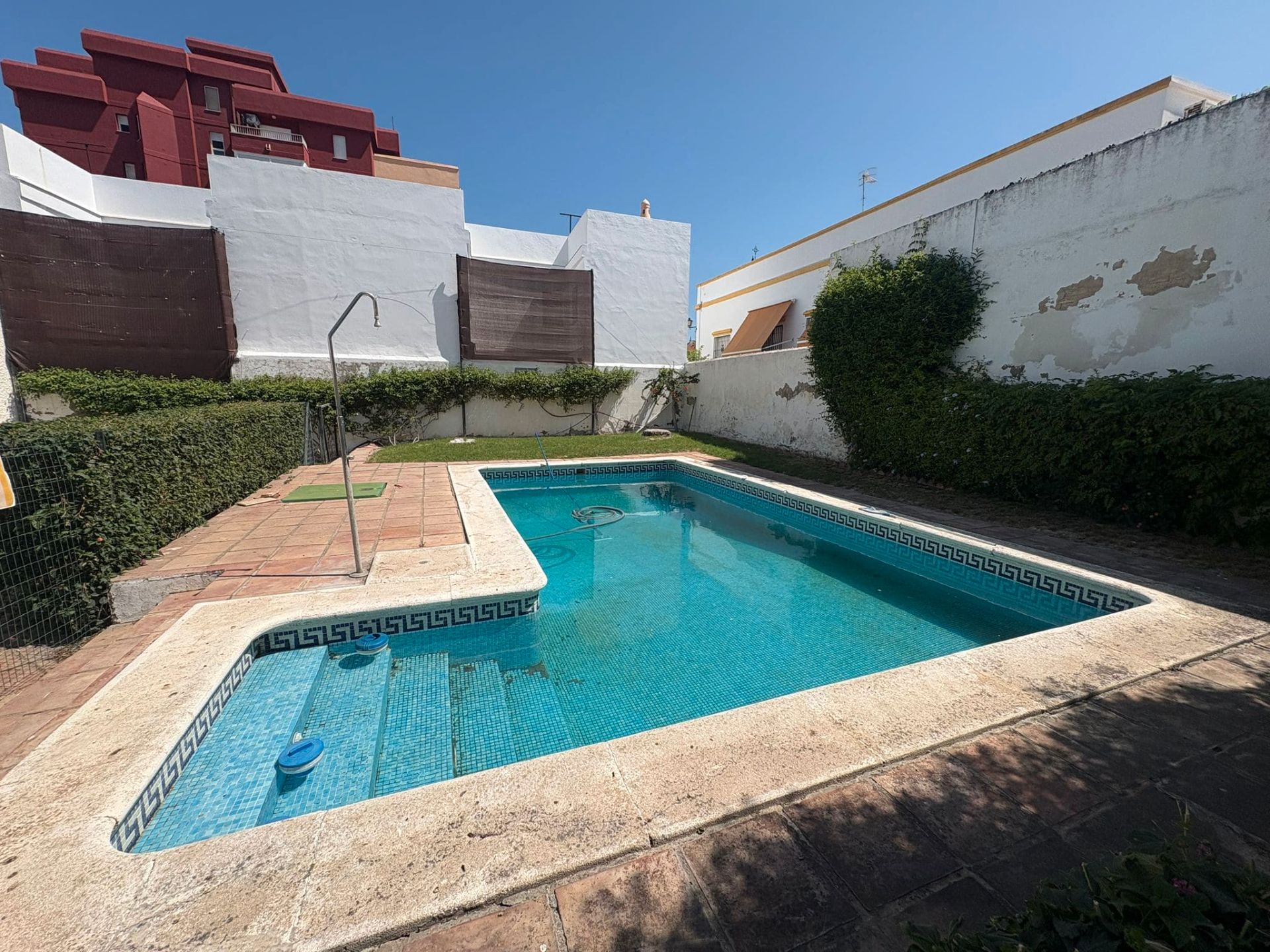 Swimming pool of House or chalet for sale in Chipiona  with Air Conditioner, Heating and Private garden