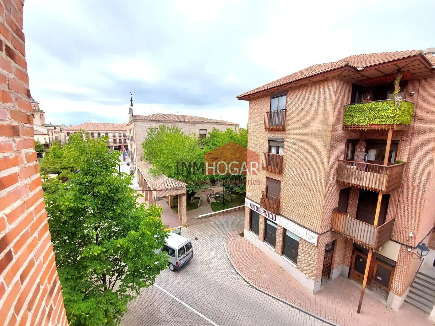 Vista exterior de Piso en venta en Arévalo con Calefacción, Parquet y Amueblado