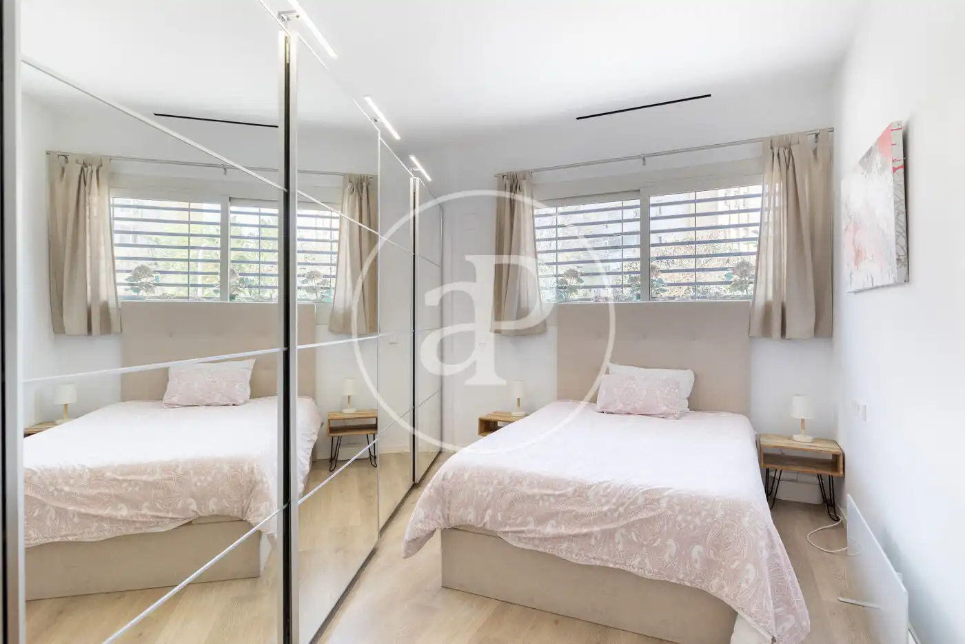 Schlafzimmer von Wohnung zum Verkauf in Barcelona mit Klimaanlage, Heizung und Terrasse
