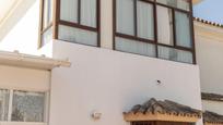 Vista exterior de Casa adosada en venda en Chiclana de la Frontera amb Aire condicionat, Calefacció i Terrassa