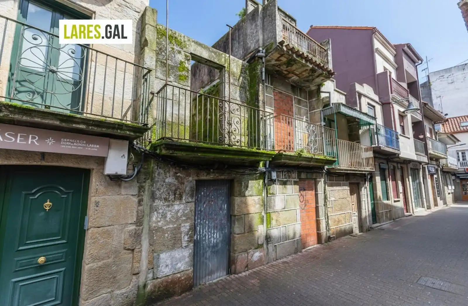 Vista exterior de Casa o xalet en venda en Cangas  amb Terrassa