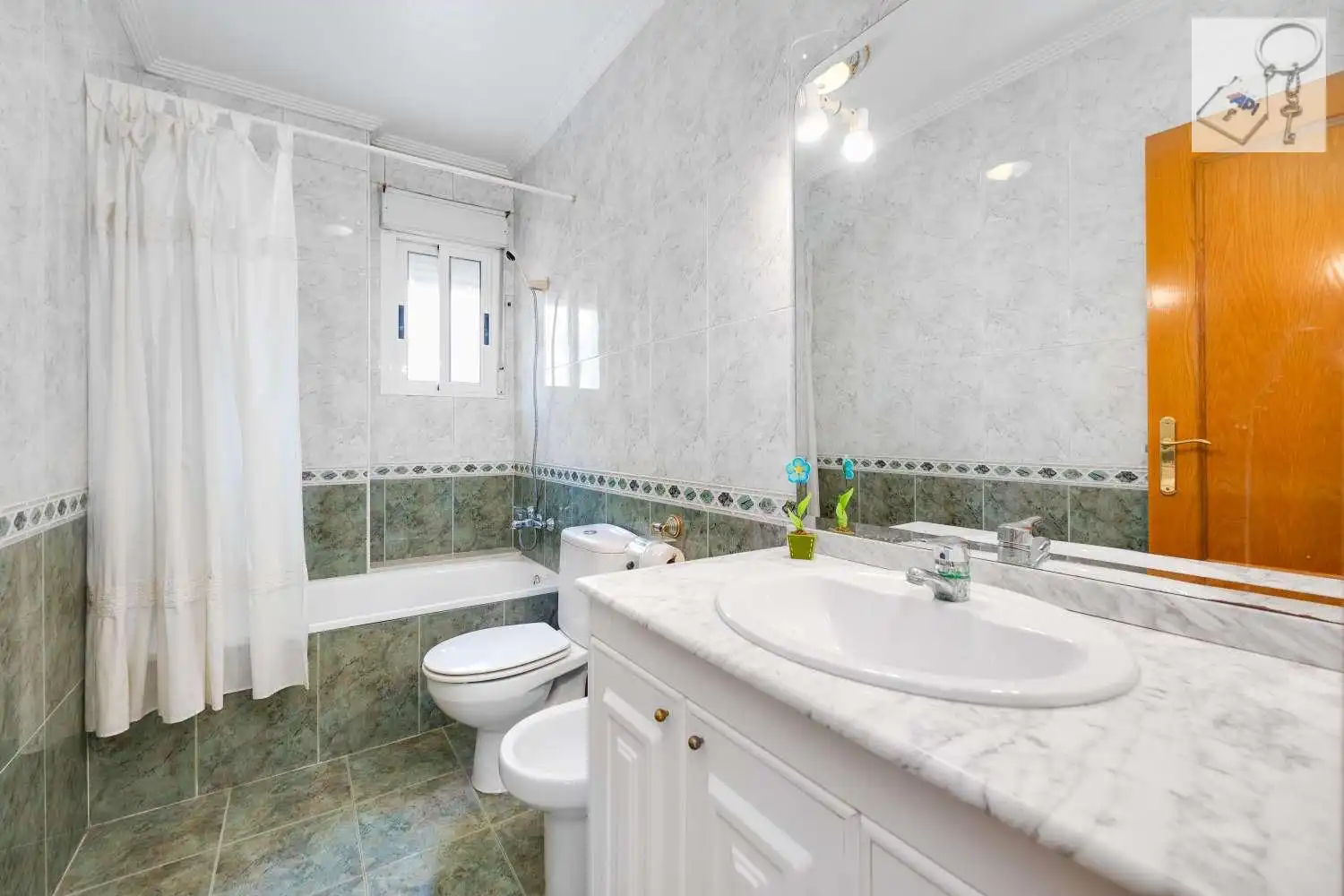 Baño de Casa o chalet en venta en Torrevieja con Terraza y Piscina