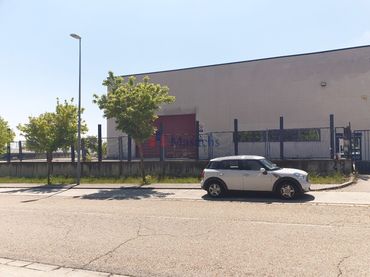 Nau industrial de lloguer a Valdelagua