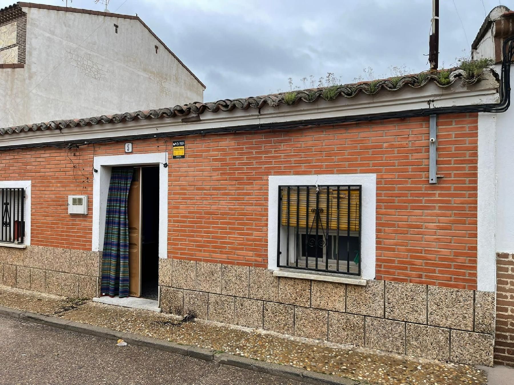 Exterior view of House or chalet for sale in La Pueblanueva  with Terrace