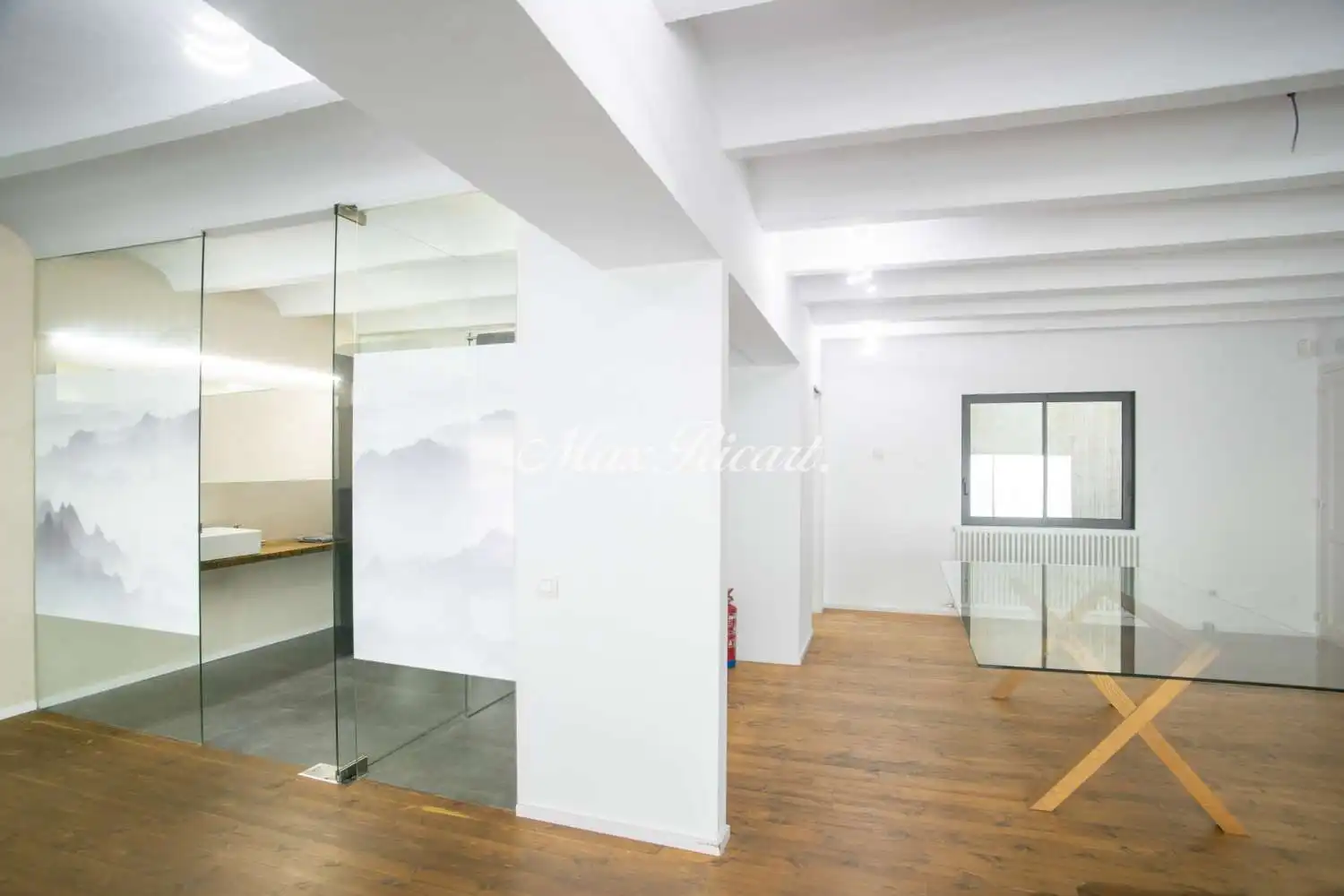 Büro zur Miete in Barcelona mit Klimaanlage, Heizung und Terrasse