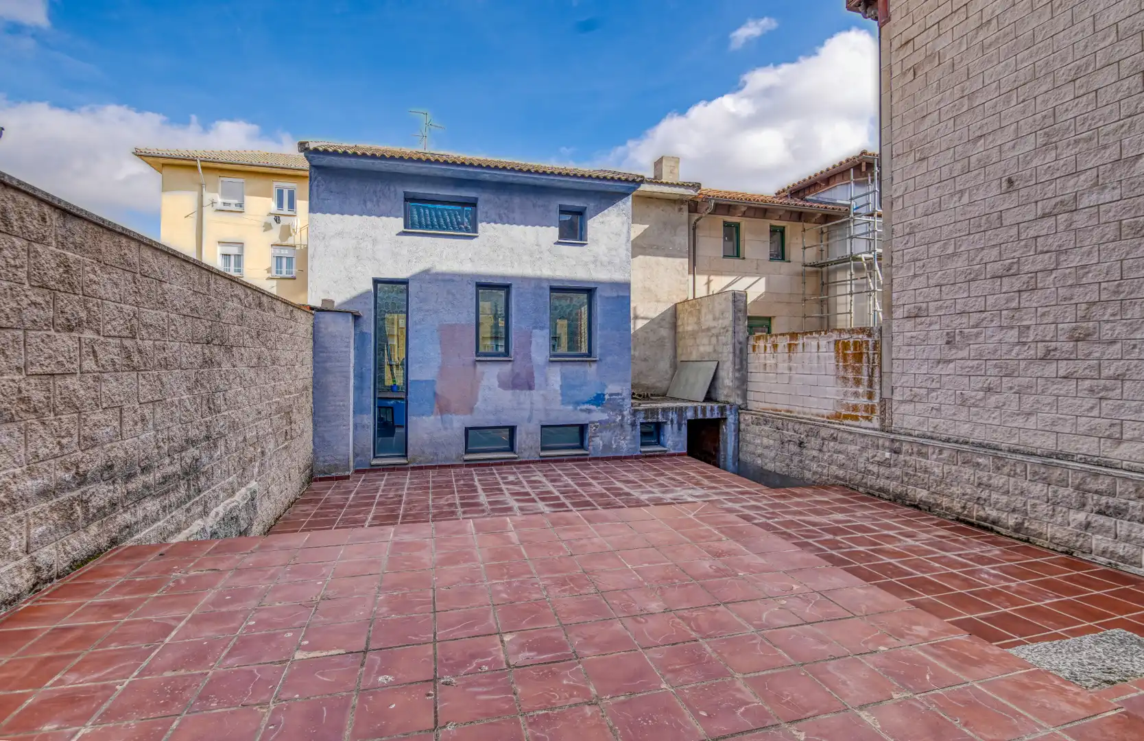 Vista exterior de Casa adosada en venta en Ávila con Calefacción, Trastero y Amueblado