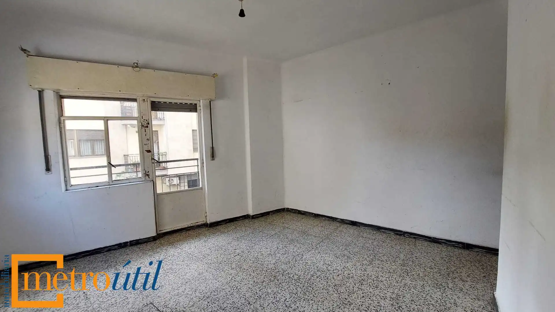 Sala d'estar de Pis en venda en Salamanca amb Traster i Balcó