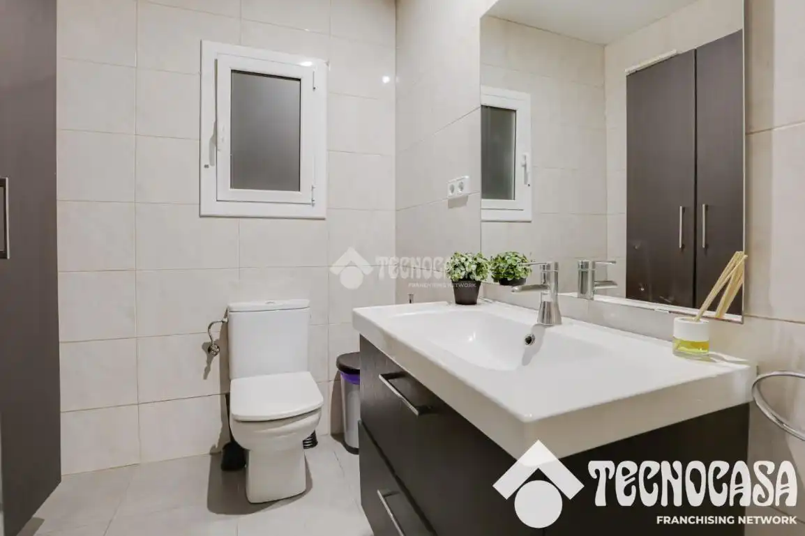 Baño de Piso en venta en Barcelona con Aire acondicionado, Calefacción y Terraza