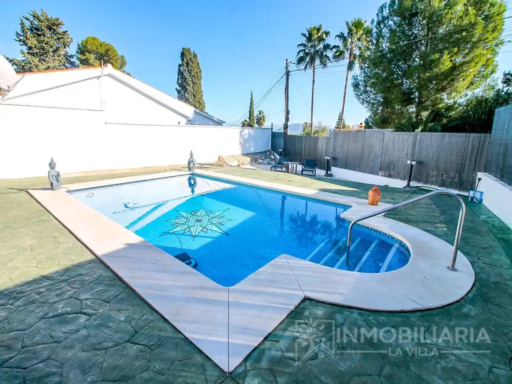 Swimming pool of Country homes for sale in Coín  with Swimming Pool