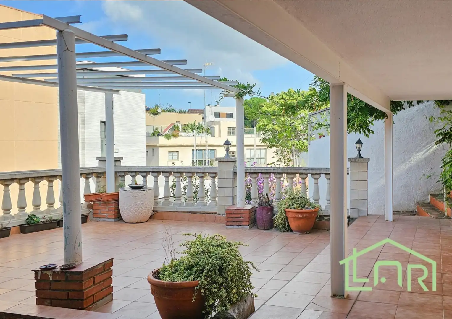 Terrassa de Casa o xalet en venda en Sant Just Desvern amb Calefacció, Jardí privat i Parquet