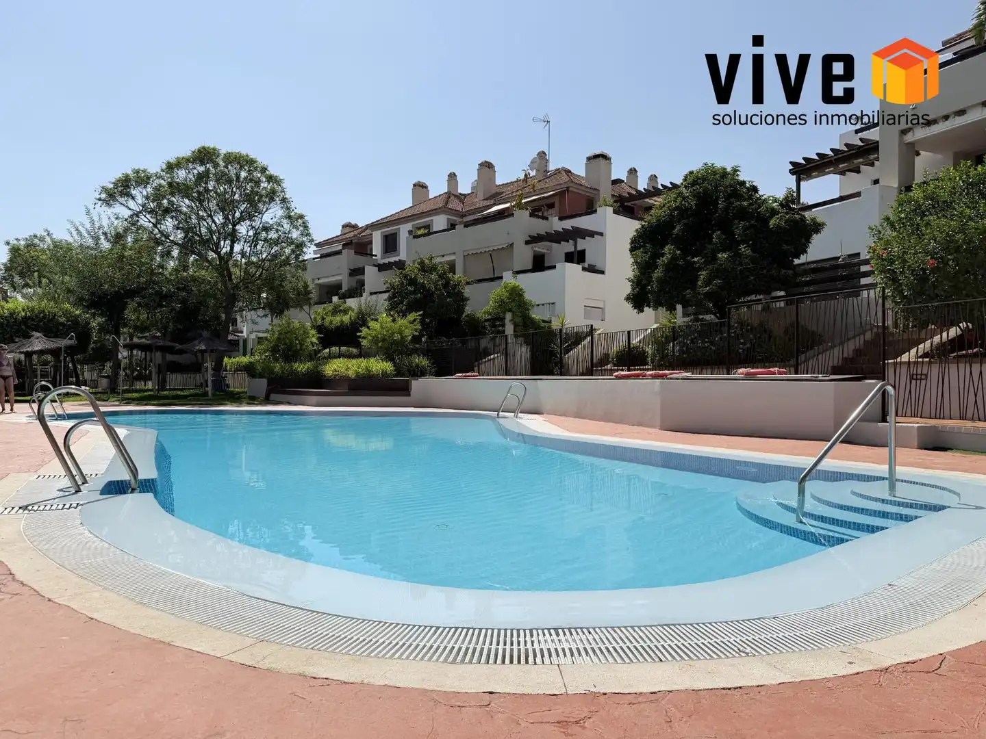 Piscina de Piso en venta en Guillena con Aire acondicionado, Calefacción y Terraza