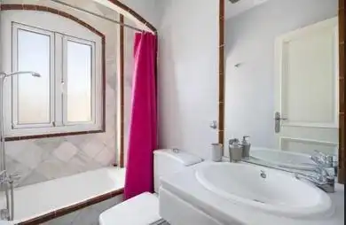 Badezimmer von Maisonette zur Miete in El Puerto de Santa María mit Klimaanlage, Terrasse und Möbliert
