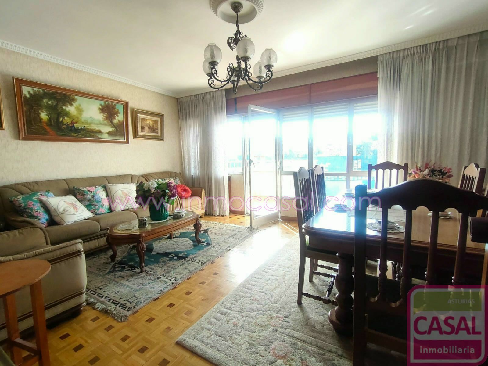 Sala d'estar de Pis en venda en Avilés amb Calefacció, Terrassa i Moblat