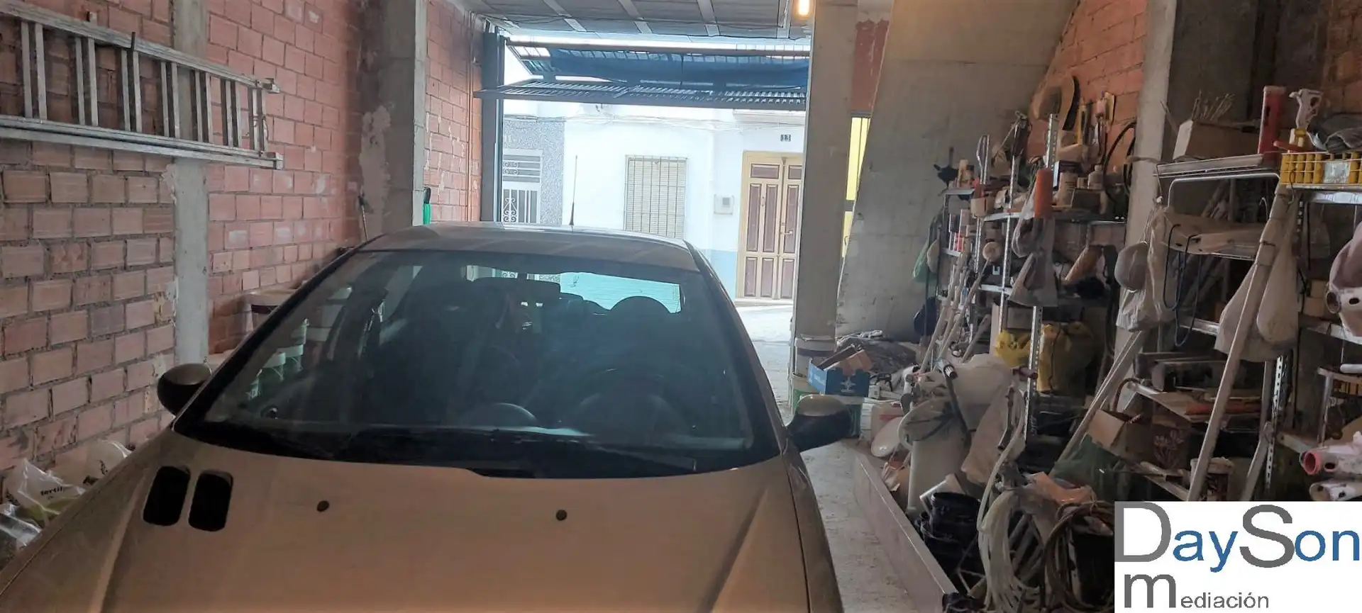Aparcament de Casa adosada en venda en Castillo de Locubín