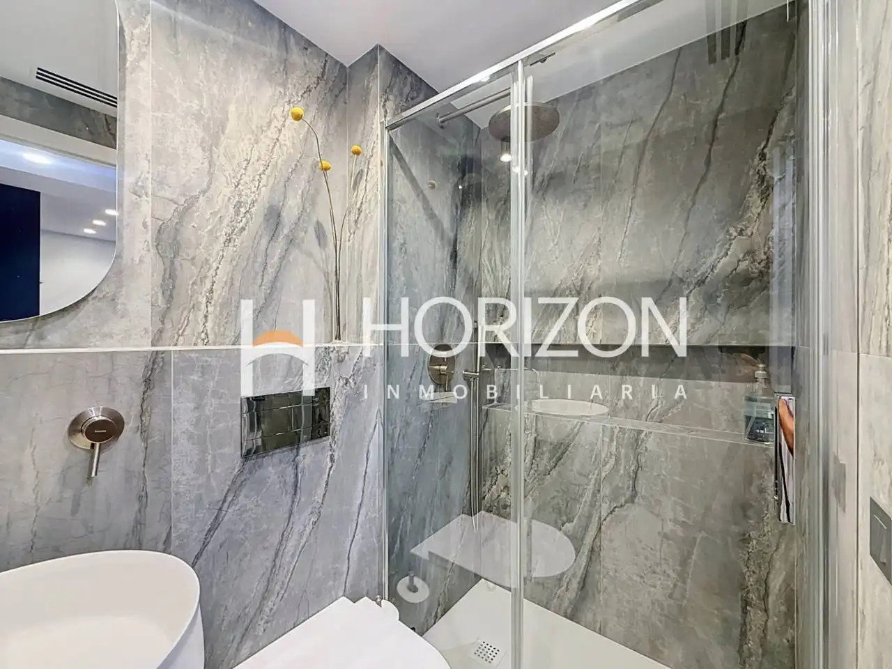 Bathroom of Flat for sale in Barcelona  with Air Conditioner, Heating and Parquet flooring