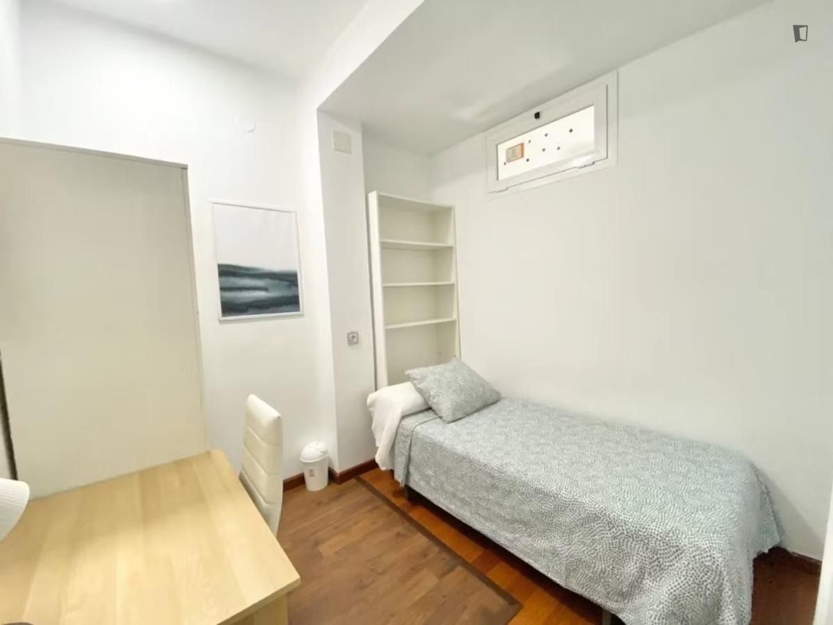 Bedroom of Apartment to share in  Madrid Capital  with Heating, Furnished and Washing machine