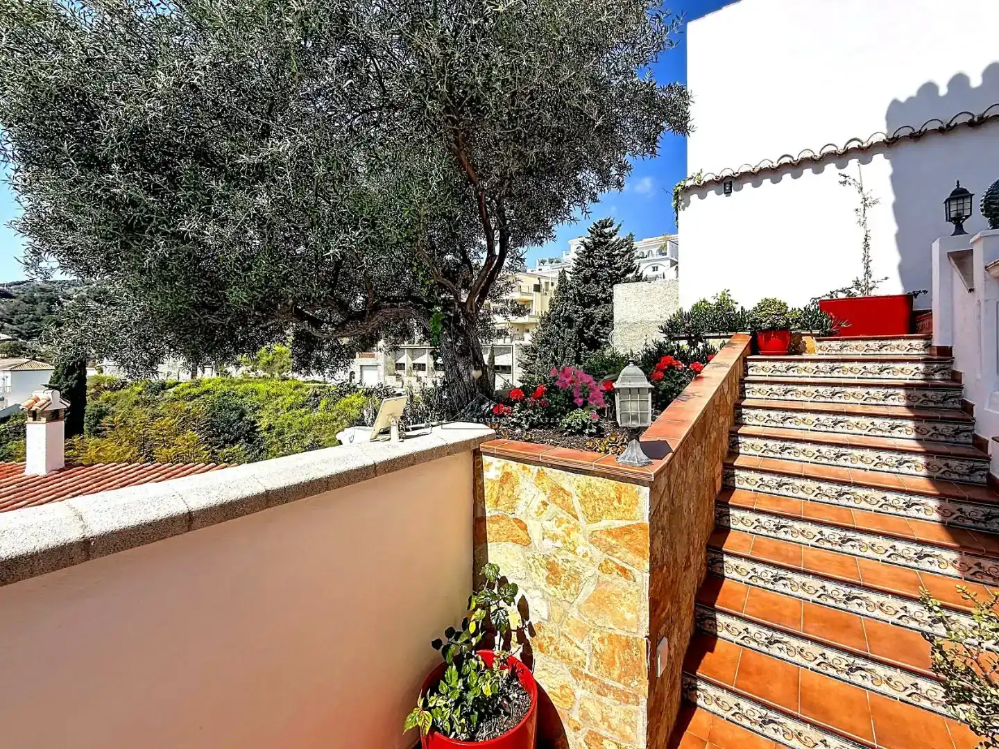 Terrassa de Casa o xalet en venda en Almuñécar amb Aire condicionat, Piscina i Balcó
