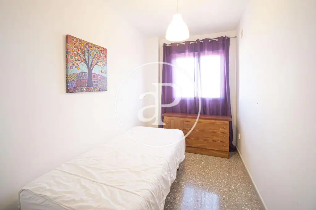 Habitación de Piso de alquiler en Valencia con Aire acondicionado, Calefacción y Amueblado
