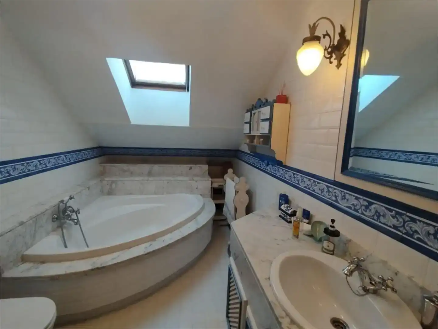 Bany de Pis en venda en Siero amb Jardí privat, Parquet i Moblat