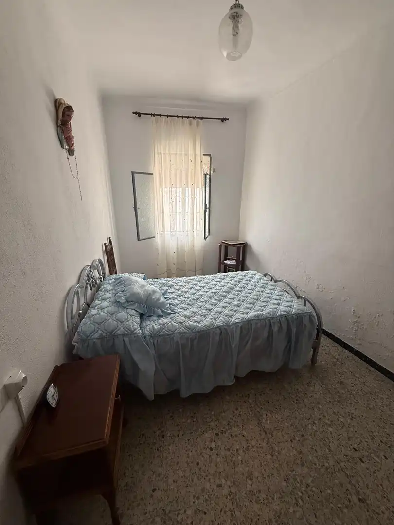 Dormitori de Casa o xalet en venda en Encinas Reales amb Moblat i Balcó