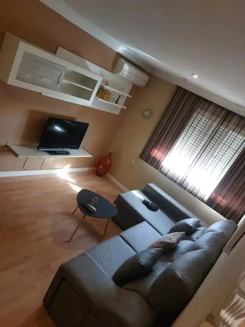Sala d'estar de Pis en venda en Torrejón el Rubio amb Aire condicionat, Parquet i Moblat
