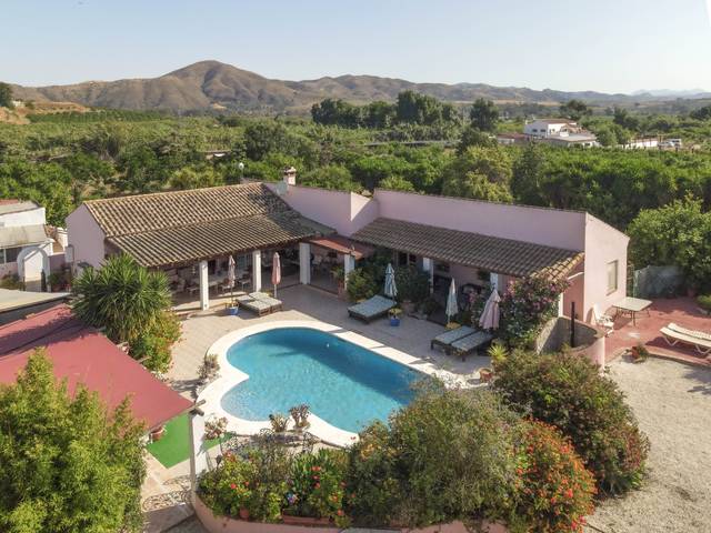 Casa-chalet en Venta en Vega de Riaran en Casalpalma - Fahala