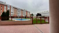 Swimming pool of Flat for sale in  Madrid Capital  with Air Conditioner and Swimming Pool