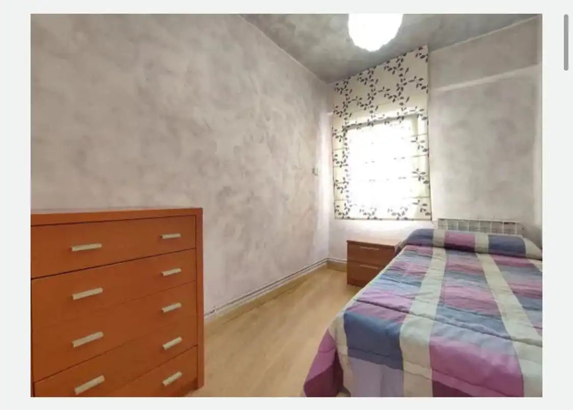 Bedroom of Flat for rent in Salamanca  with Air Conditioner, Heating and Furnished