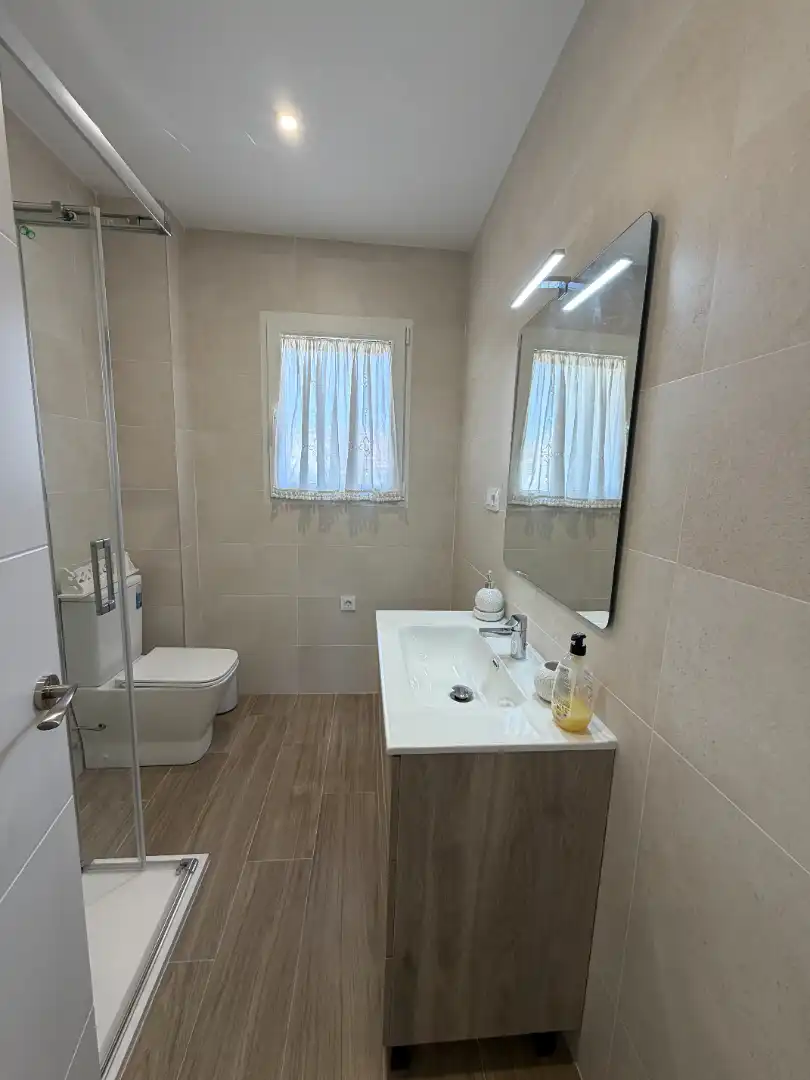 Baño de Piso de alquiler en Úbeda con Aire acondicionado, Trastero y Amueblado