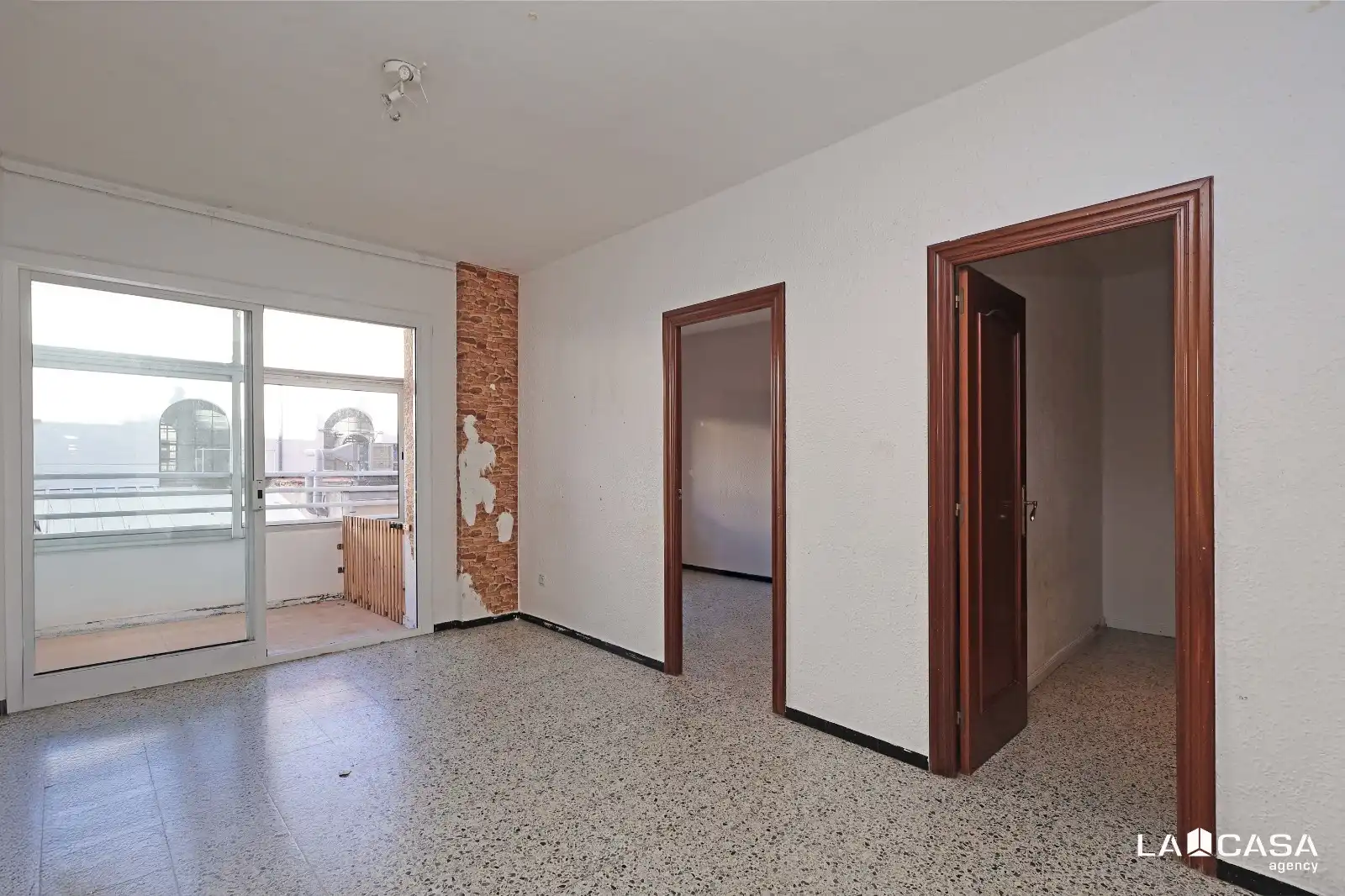Piso en venta en L'Hospitalet de Llobregat con Balcón