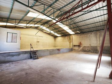 Industrial building for sale in La Puebla de Montalbán
