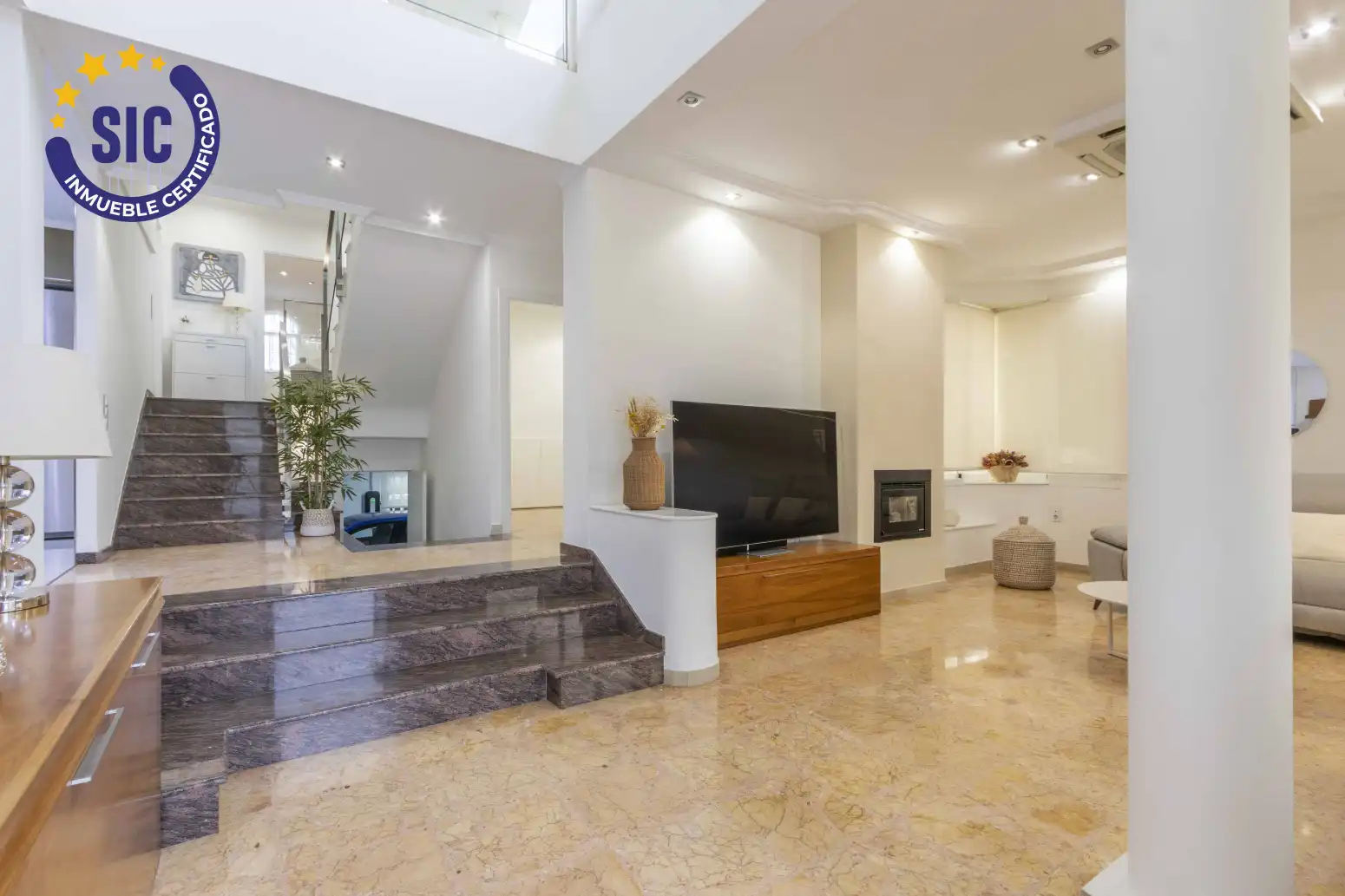 Sala d'estar de Casa o xalet en venda en Torrent amb Aire condicionat, Calefacció i Jardí privat