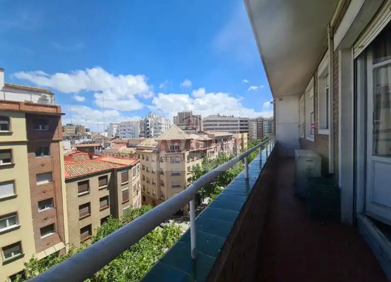 Vista exterior de Piso en venta en Zaragoza con Calefacción y Terraza