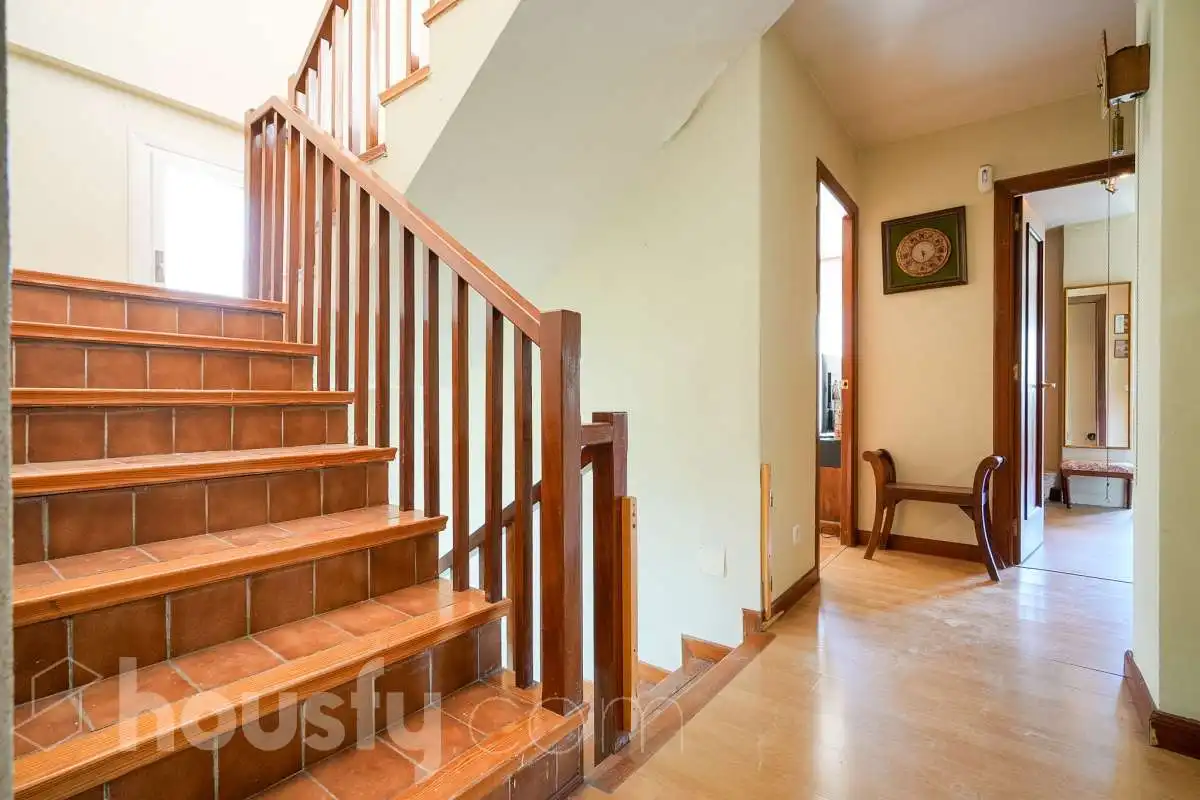 Houses for sale in Madrid  with Air Conditioner, Heating and Private garden