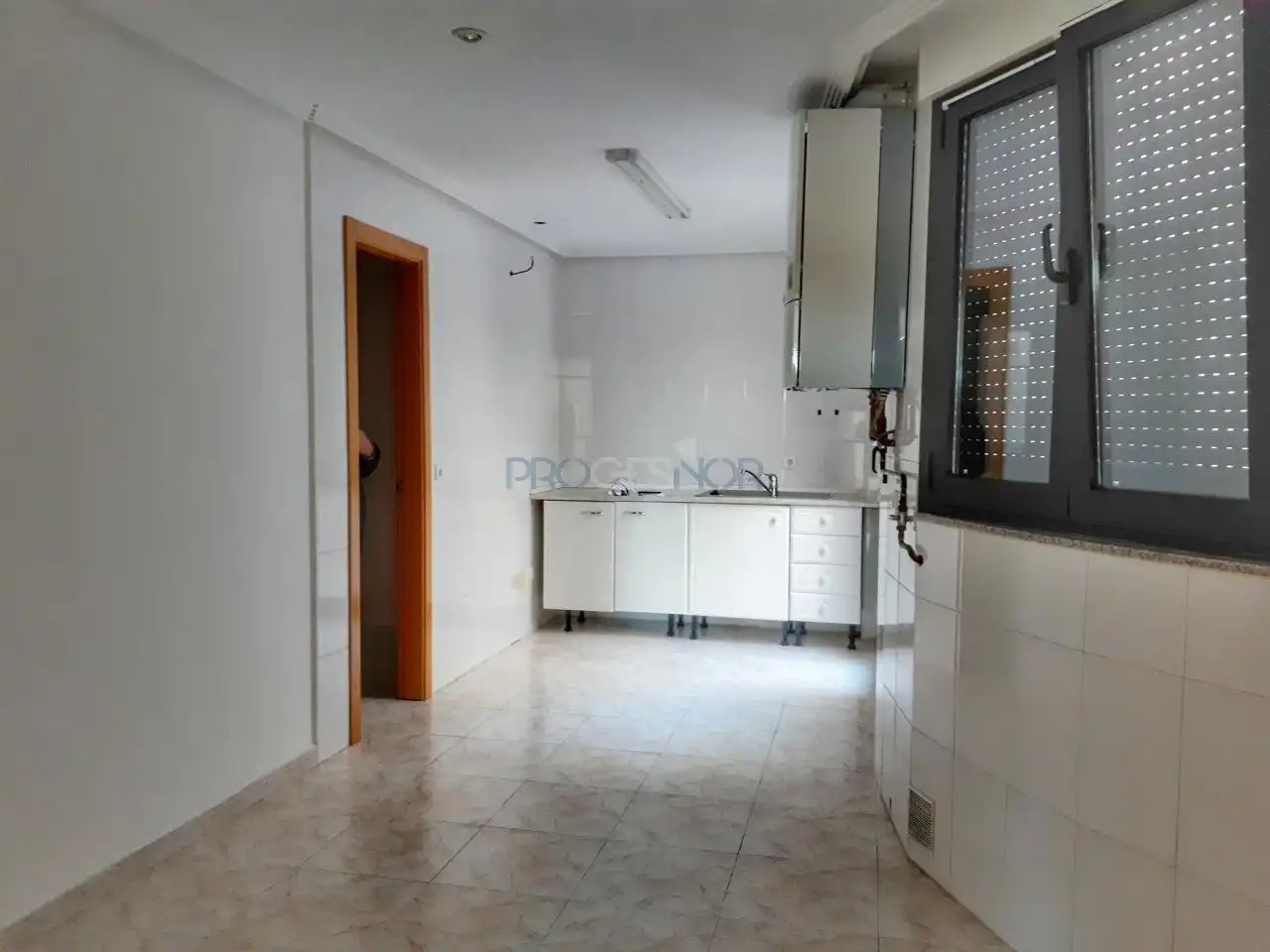 Kitchen of Duplexes for rent in León Capital   with Heating and Parquet flooring