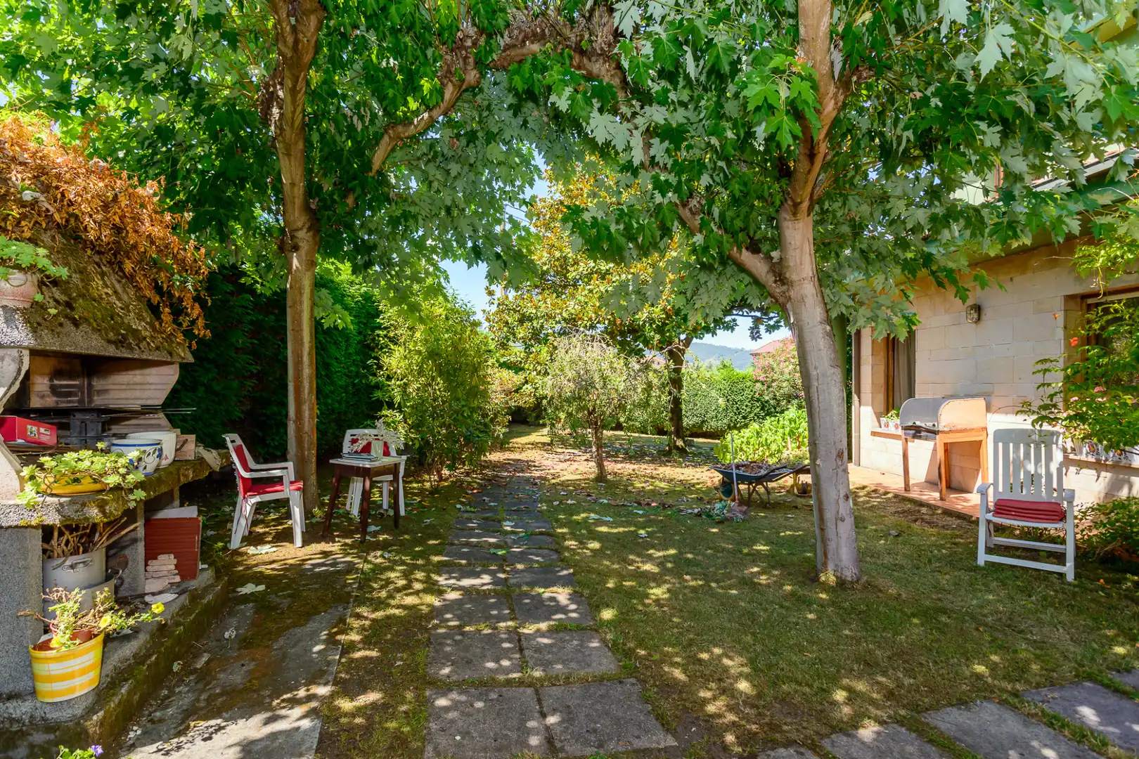 Jardín de Casa o chalet en venta en Oviedo  con Calefacción, Jardín privado y Parquet