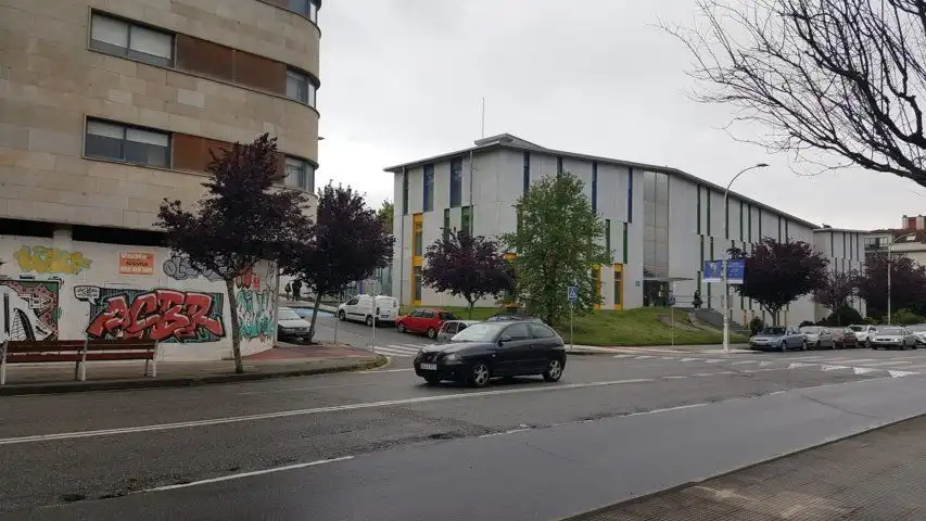 Vista exterior de Local de alquiler en A Parda
