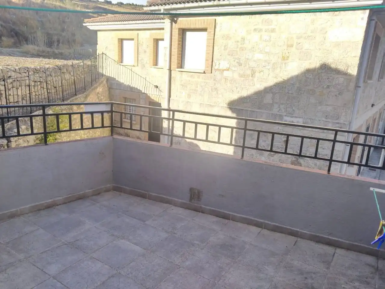 Terraza de Casa adosada en venta en Susinos del Páramo con Calefacción, Terraza y Amueblado