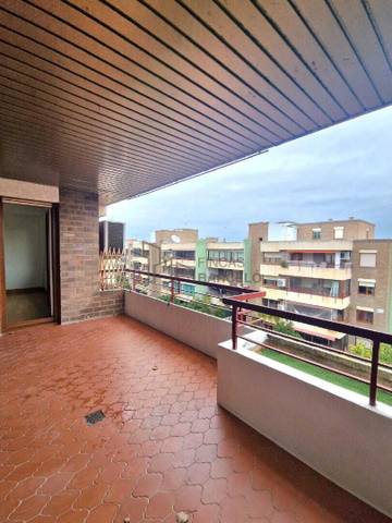 Piso en Venta en Valdefierro