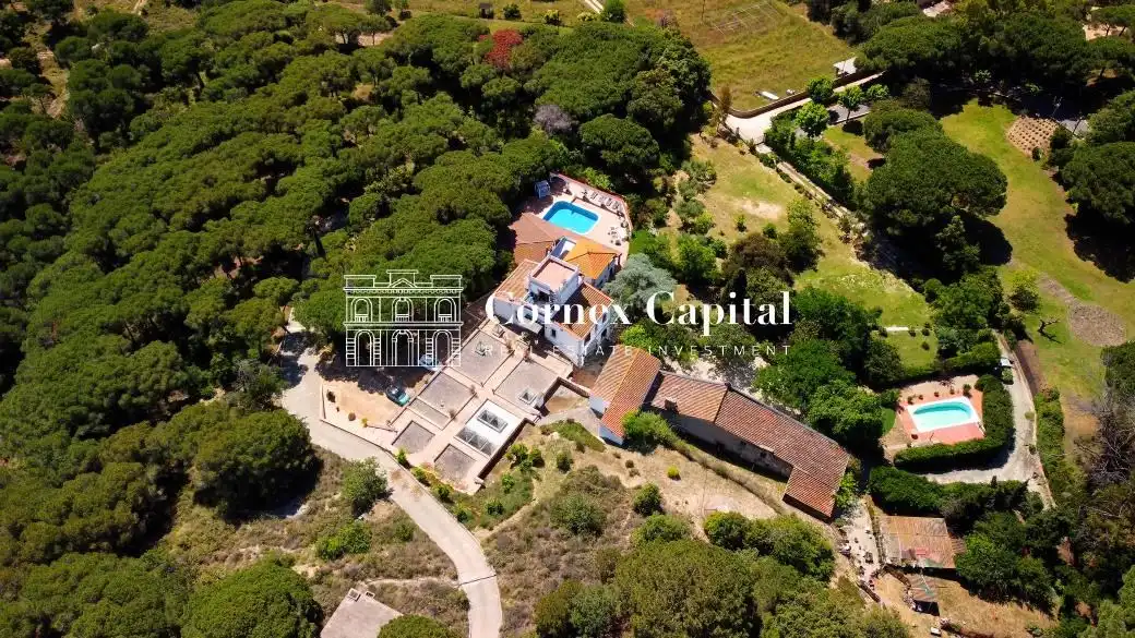 Country house zum Verkauf in Sant Andreu de Llavaneres mit Privatgarten, Terrasse und Schwimmbad