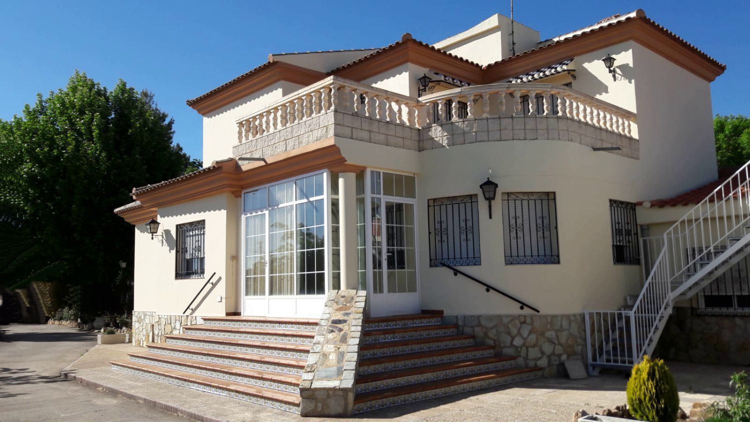 Vista exterior de Casa o xalet en venda en  Albacete Capital amb Aire condicionat, Calefacció i Terrassa