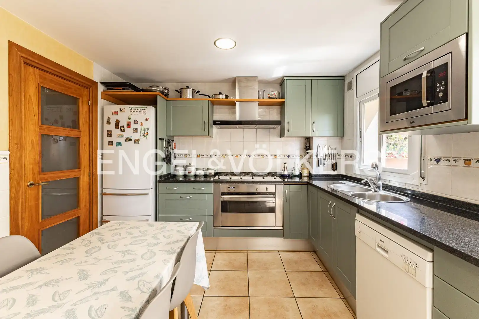 Cocina de Casa o chalet en venta en Arenys de Mar con Calefacción, Jardín privado y Terraza