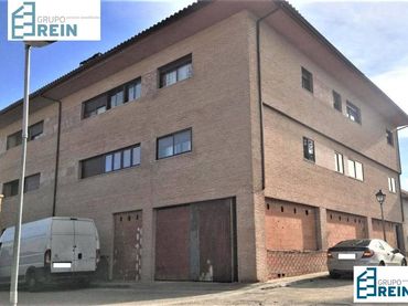 Local comercial en venda a Recas
