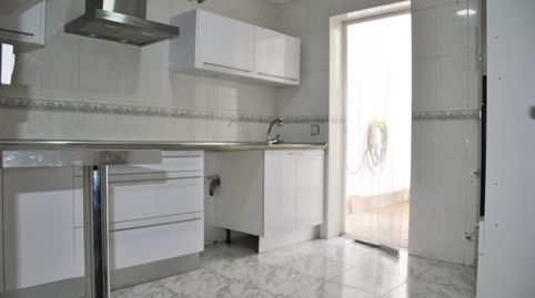 Foto 4 de Casa adosada en venda a Calle la Garza, Los Pinos - El Pilar, Plasencia