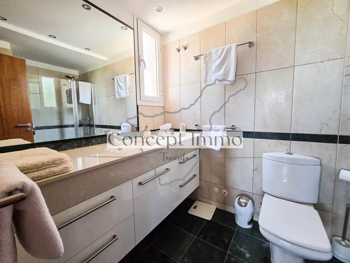 Detached homes for sale in Calle Tajore, Playa de Fañabé