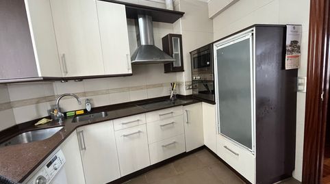 Foto 3 de Piso en venta en Aperribai Kalea, Galdakao, Bizkaia