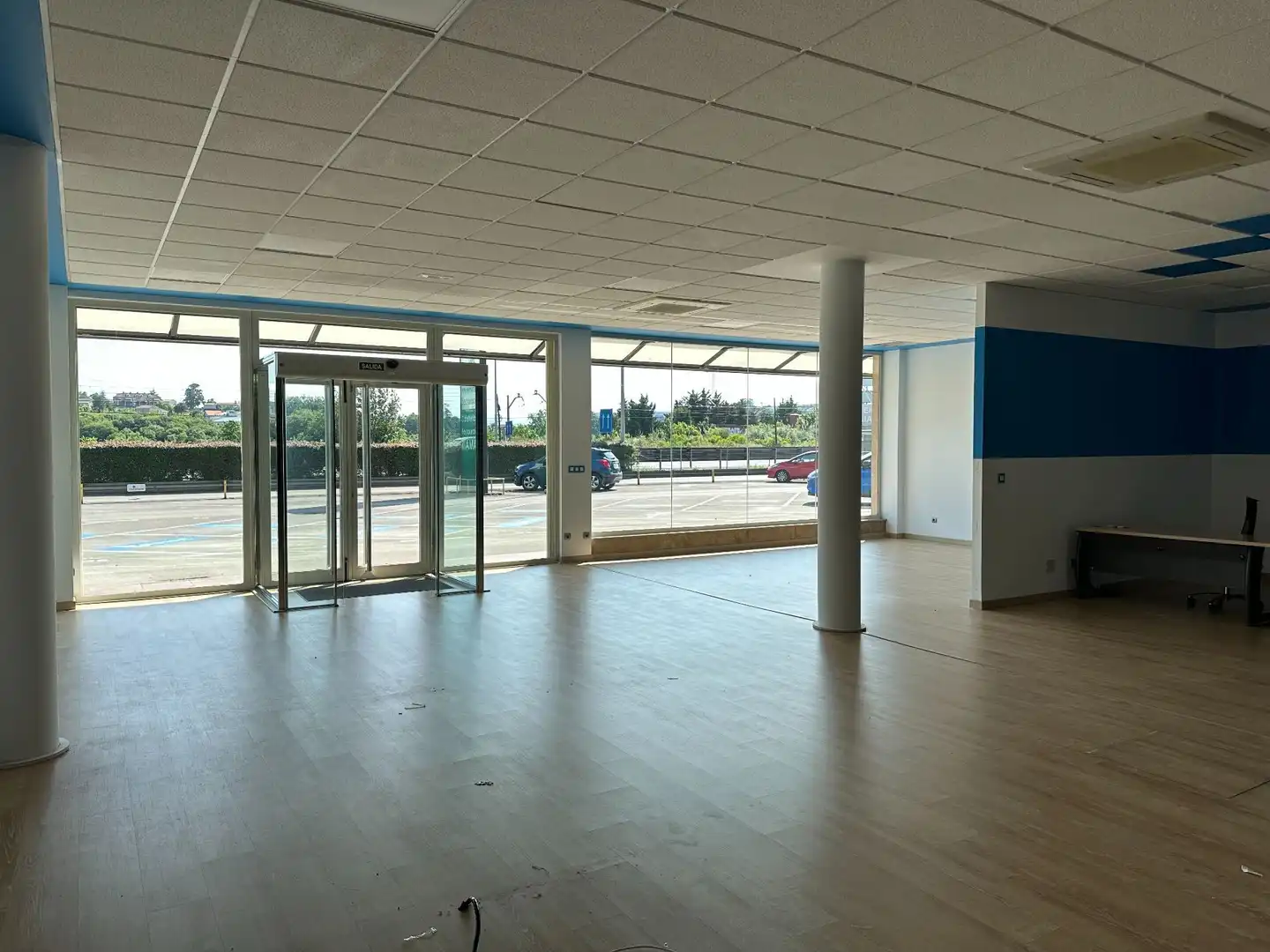 Local comercial de lloguer a Maliaño, imagen 2